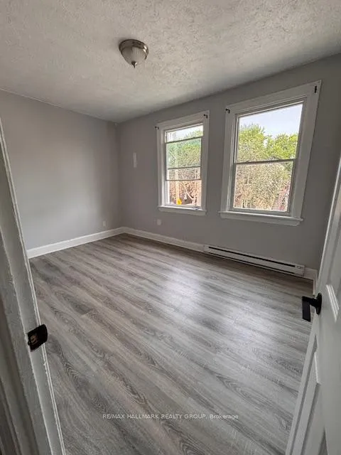 Photo 17 of 266 Emond Street, Ottawa, Vanier — HOMEH