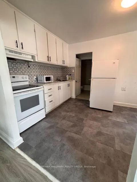 Photo 19 of 266 Emond Street, Ottawa, Vanier — HOMEH