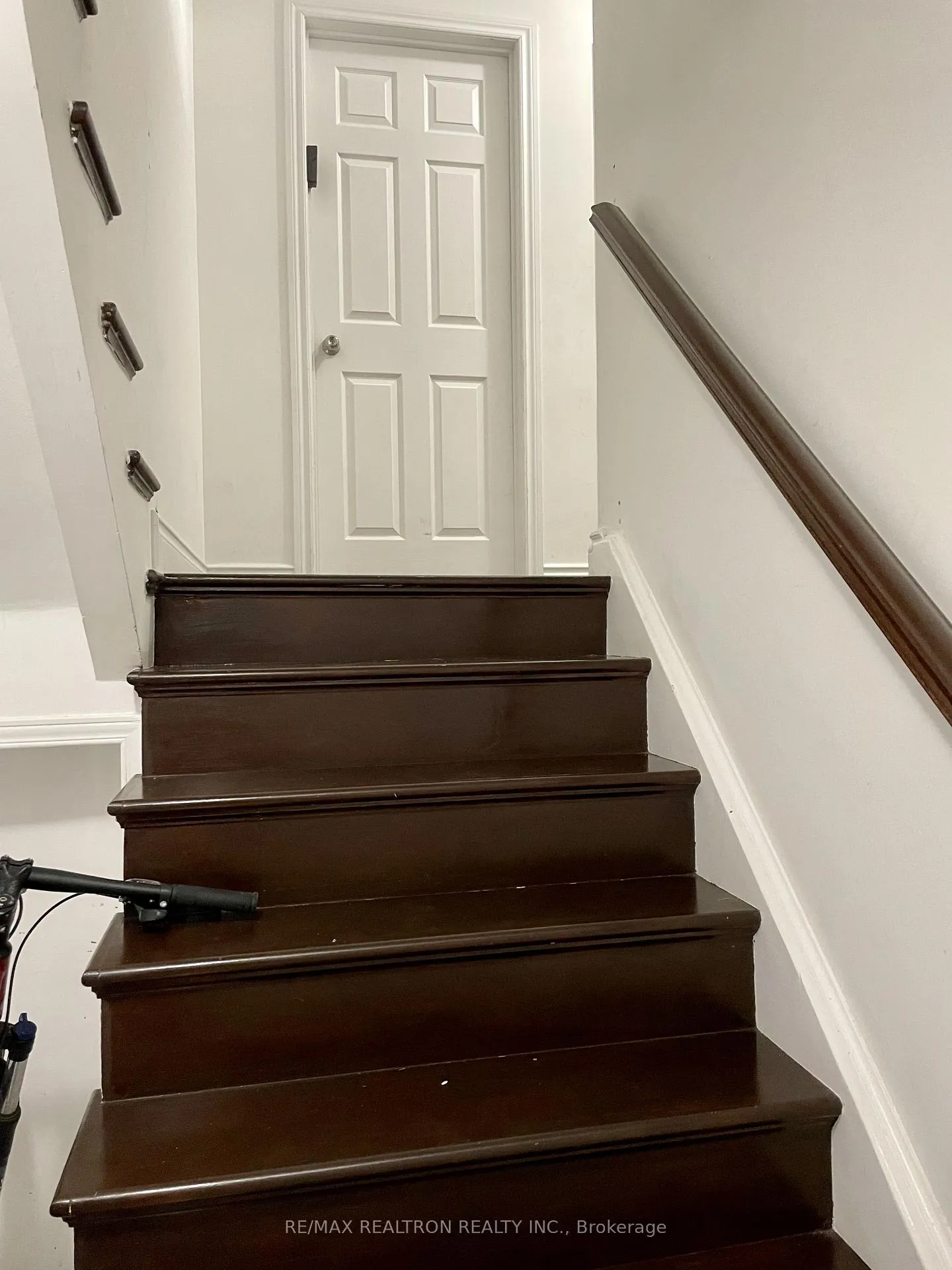 Photo 7 of Unit Basement, 29 Aurora Heights Drive, Aurora, Aurora Heights — HOMEH