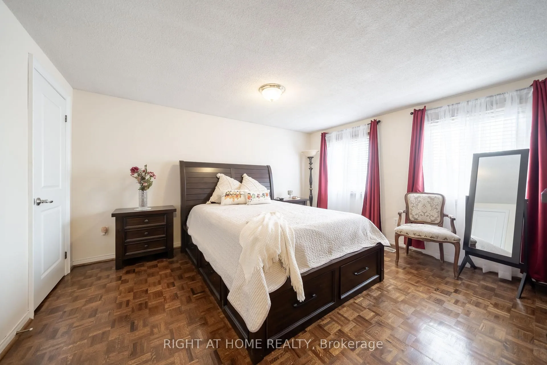 Photo 15 of 259 Tall Grass Trail, Vaughan, East Woodbridge — HOMEH