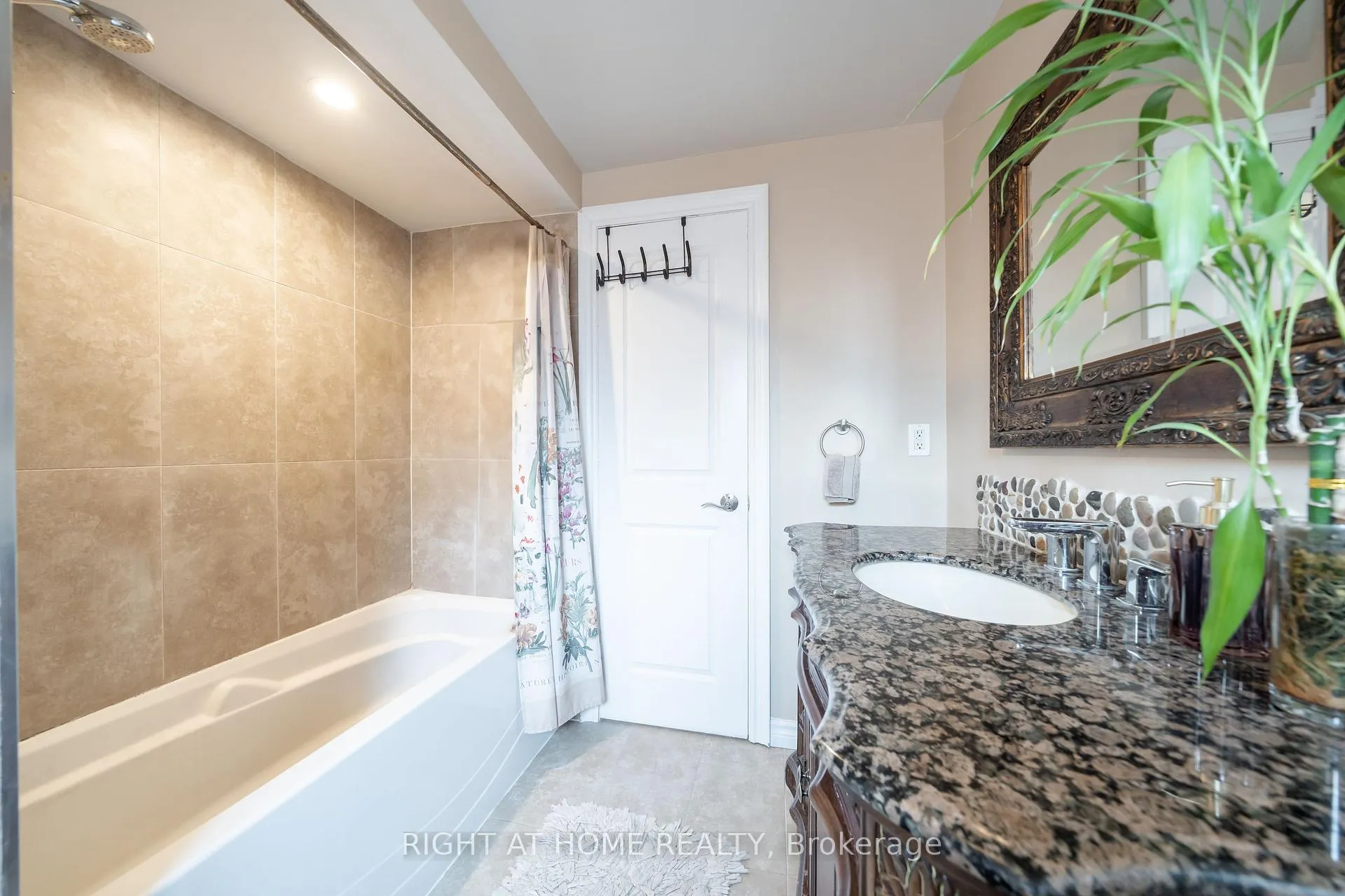 Photo 20 of 259 Tall Grass Trail, Vaughan, East Woodbridge — HOMEH