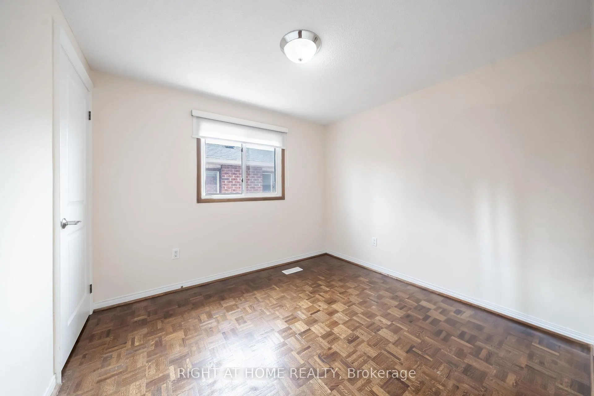 Photo 23 of 259 Tall Grass Trail, Vaughan, East Woodbridge — HOMEH