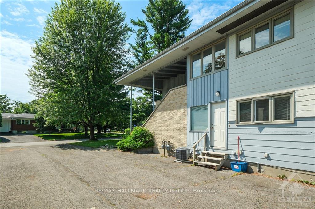 Photo 5 of 628 Thessaly Circle, Ottawa, Alta Vista/Faircrest Heights — HOMEH