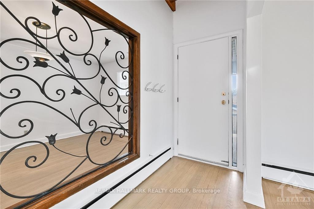 Photo 4 of 628 Thessaly Circle, Ottawa, Alta Vista/Faircrest Heights — HOMEH