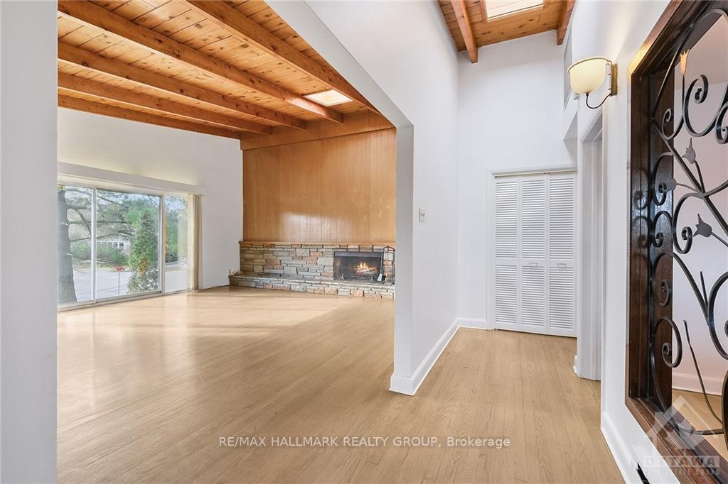 Photo 6 of 628 Thessaly Circle, Ottawa, Alta Vista/Faircrest Heights — HOMEH