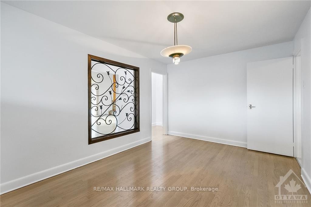 Photo 11 of 628 Thessaly Circle, Ottawa, Alta Vista/Faircrest Heights — HOMEH