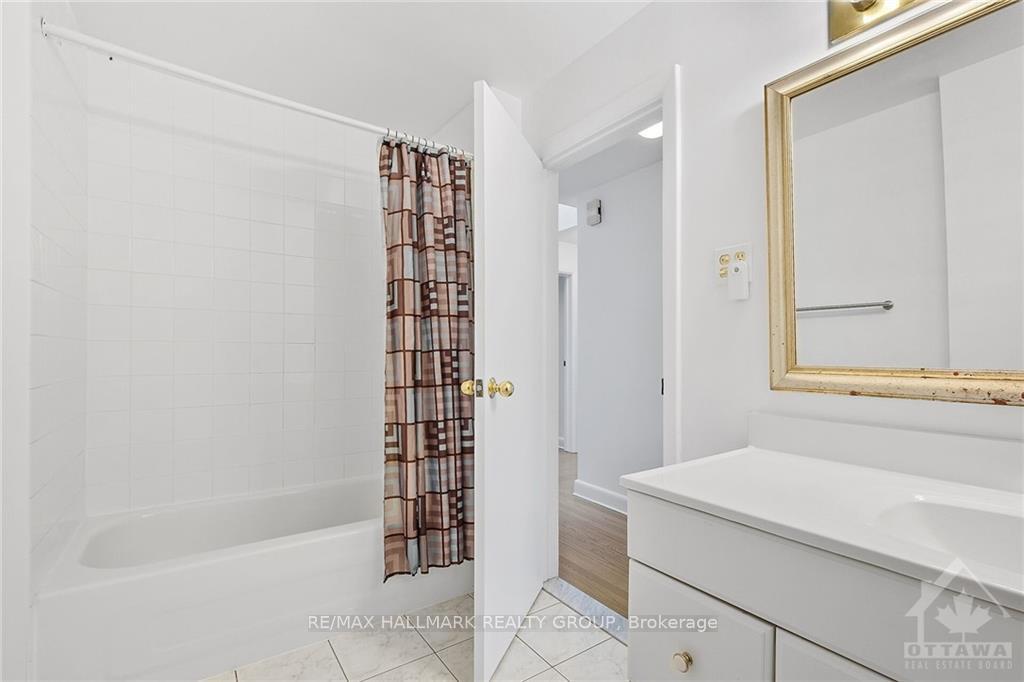 Photo 22 of 628 Thessaly Circle, Ottawa, Alta Vista/Faircrest Heights — HOMEH