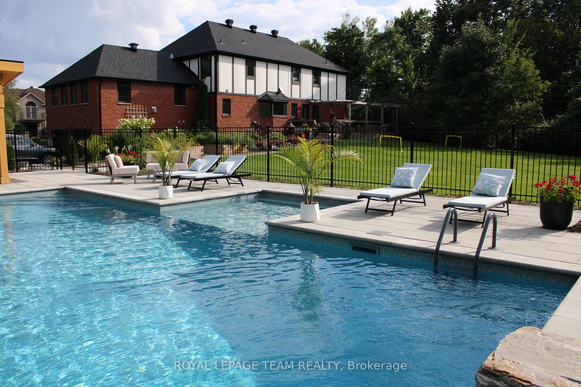 Photo 42 of 3 Burdock Grove, Ottawa, Cedar Hill/Orchard Estates — HOMEH