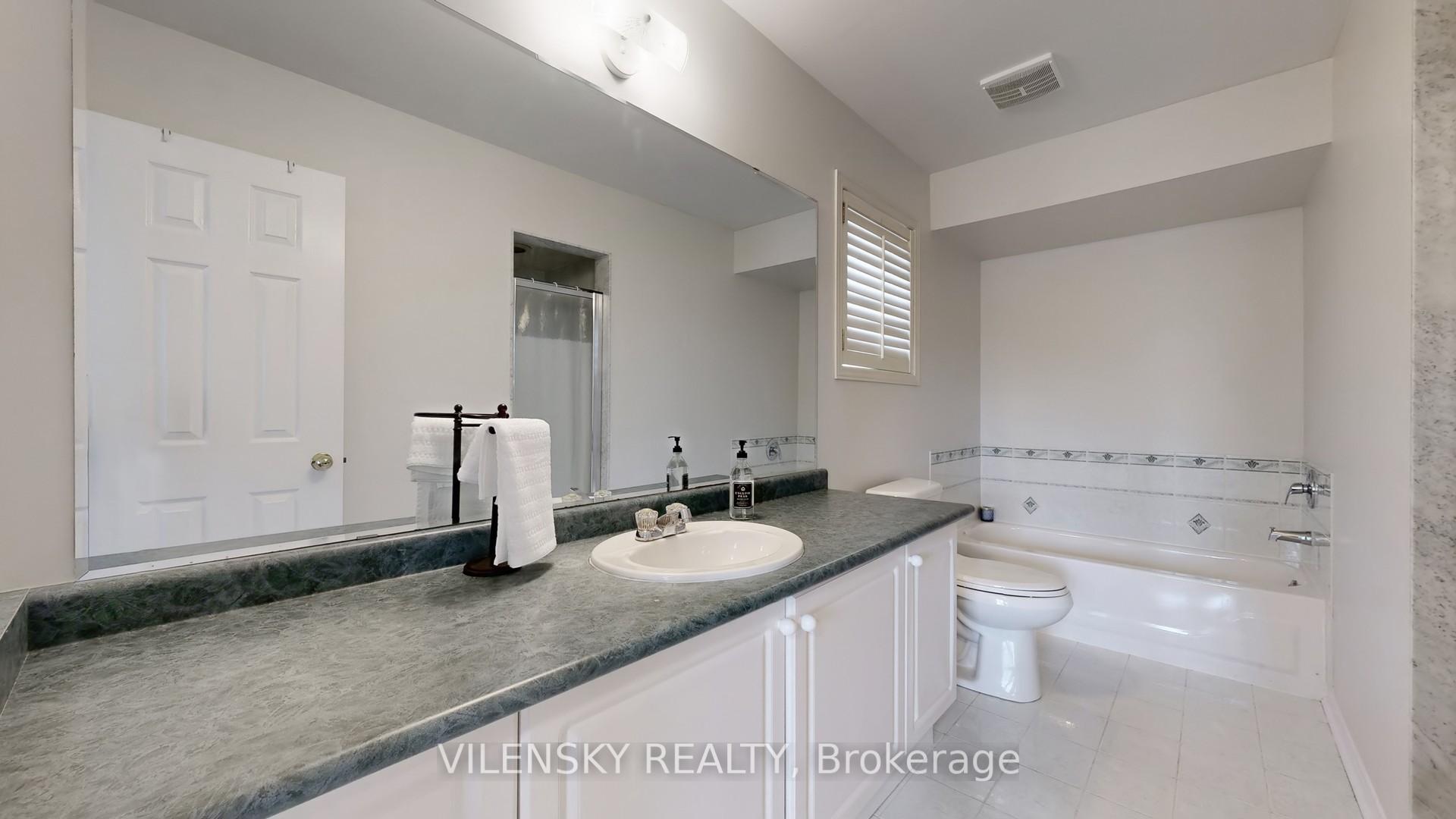 Photo 8 of 124 Foxfield Crescent, Vaughan, Patterson — HOMEH