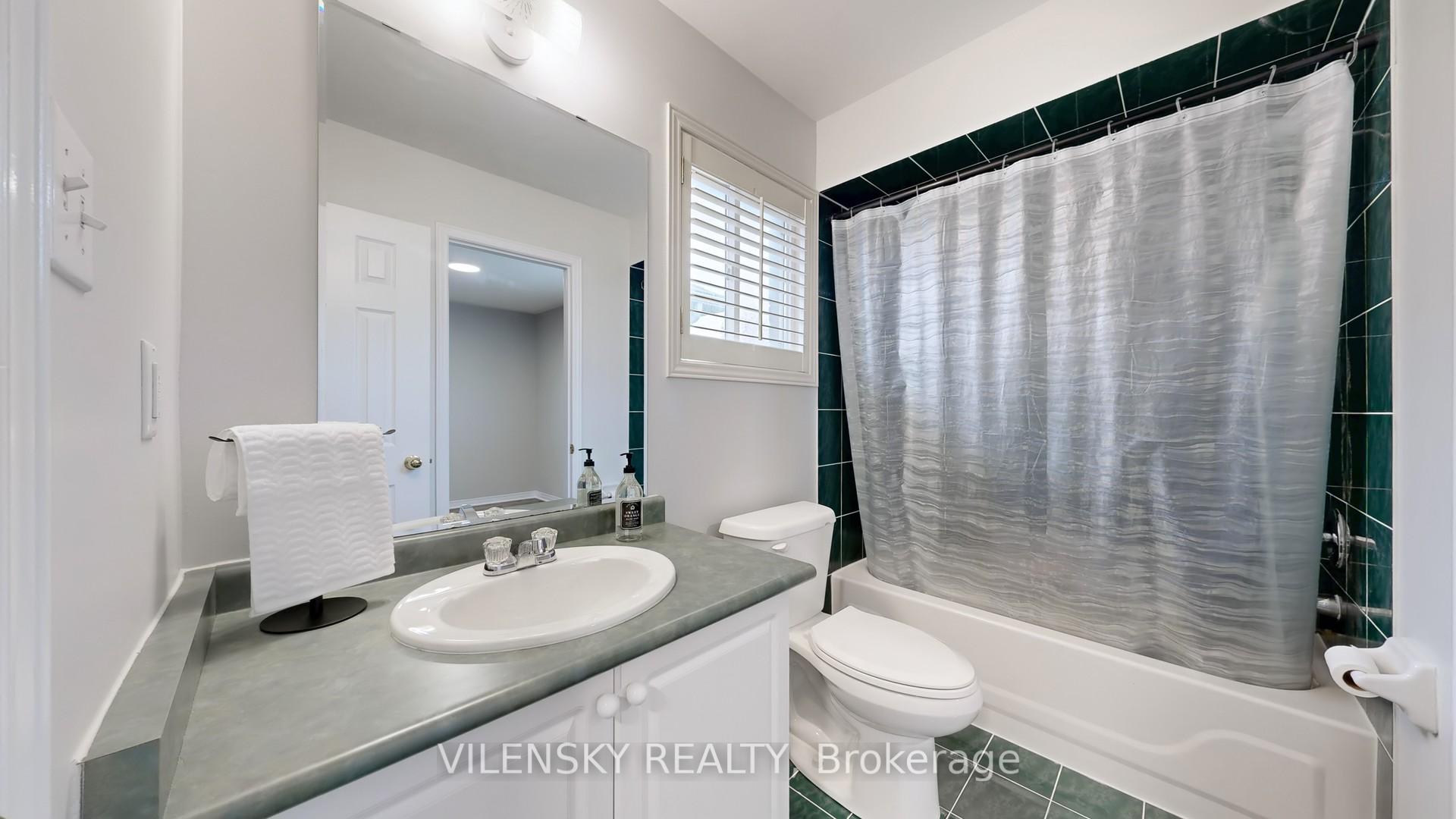 Photo 11 of 124 Foxfield Crescent, Vaughan, Patterson — HOMEH
