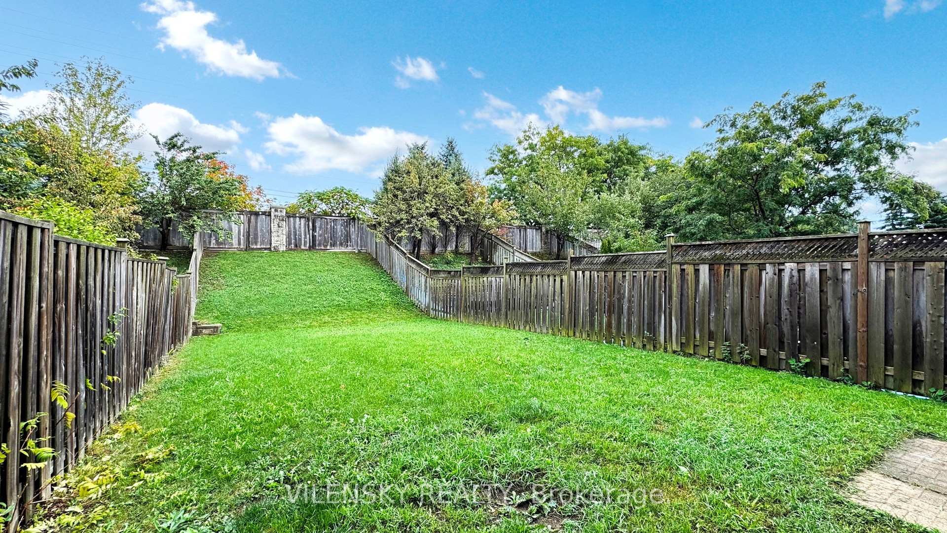 Photo 15 of 124 Foxfield Crescent, Vaughan, Patterson — HOMEH