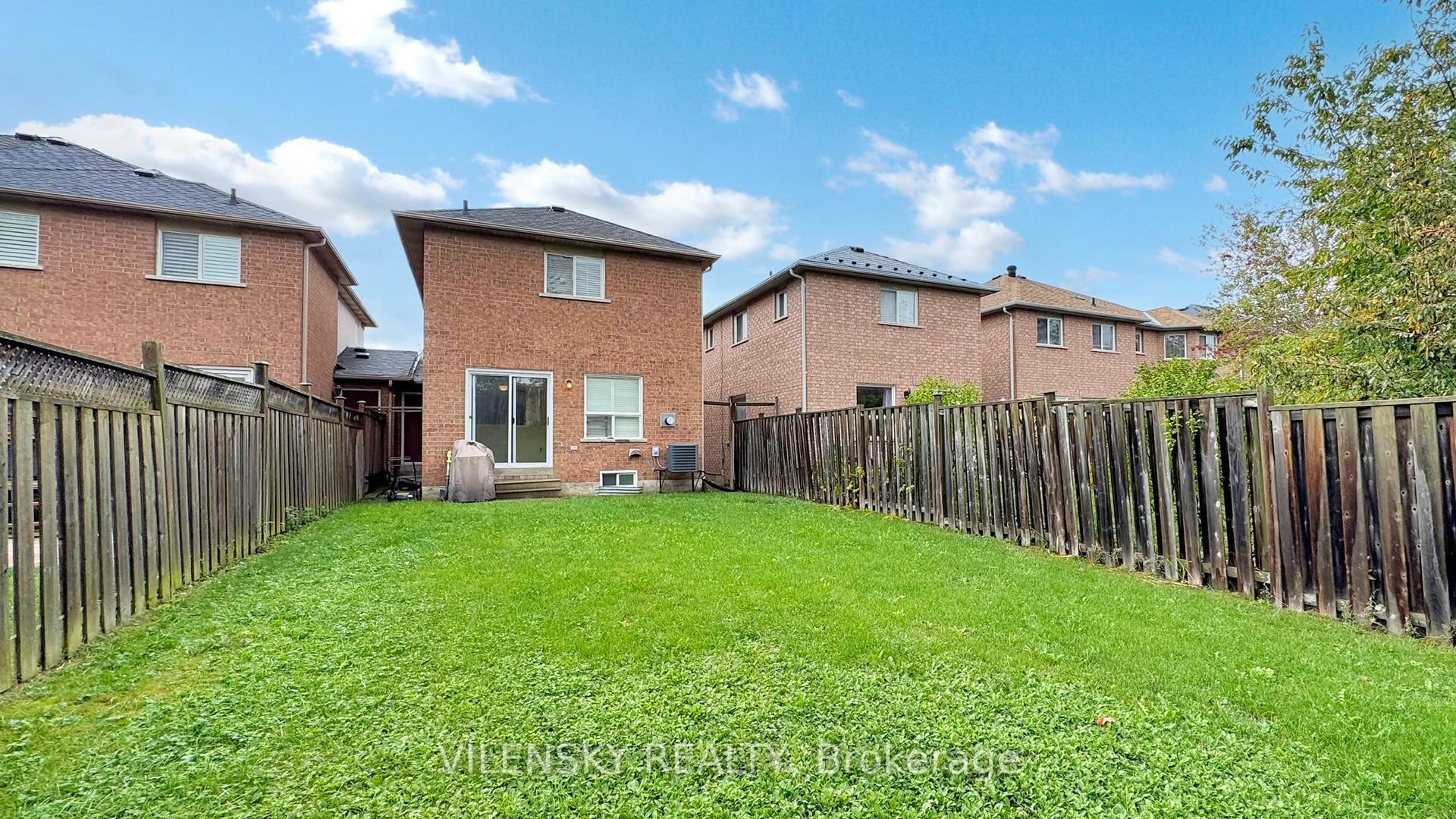 Photo 16 of 124 Foxfield Crescent, Vaughan, Patterson — HOMEH