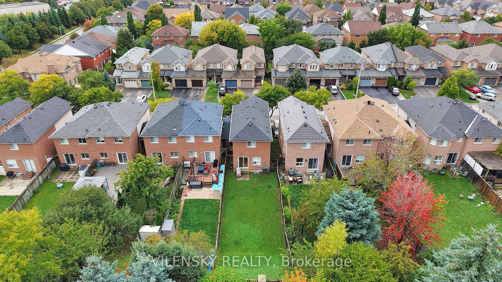 Photo 19 of 124 Foxfield Crescent, Vaughan, Patterson — HOMEH
