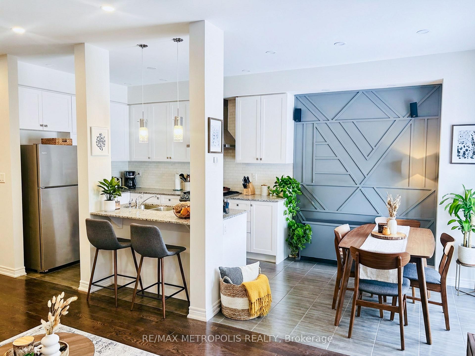 Photo 3 of 565 Barons Street, Vaughan, Kleinburg — HOMEH