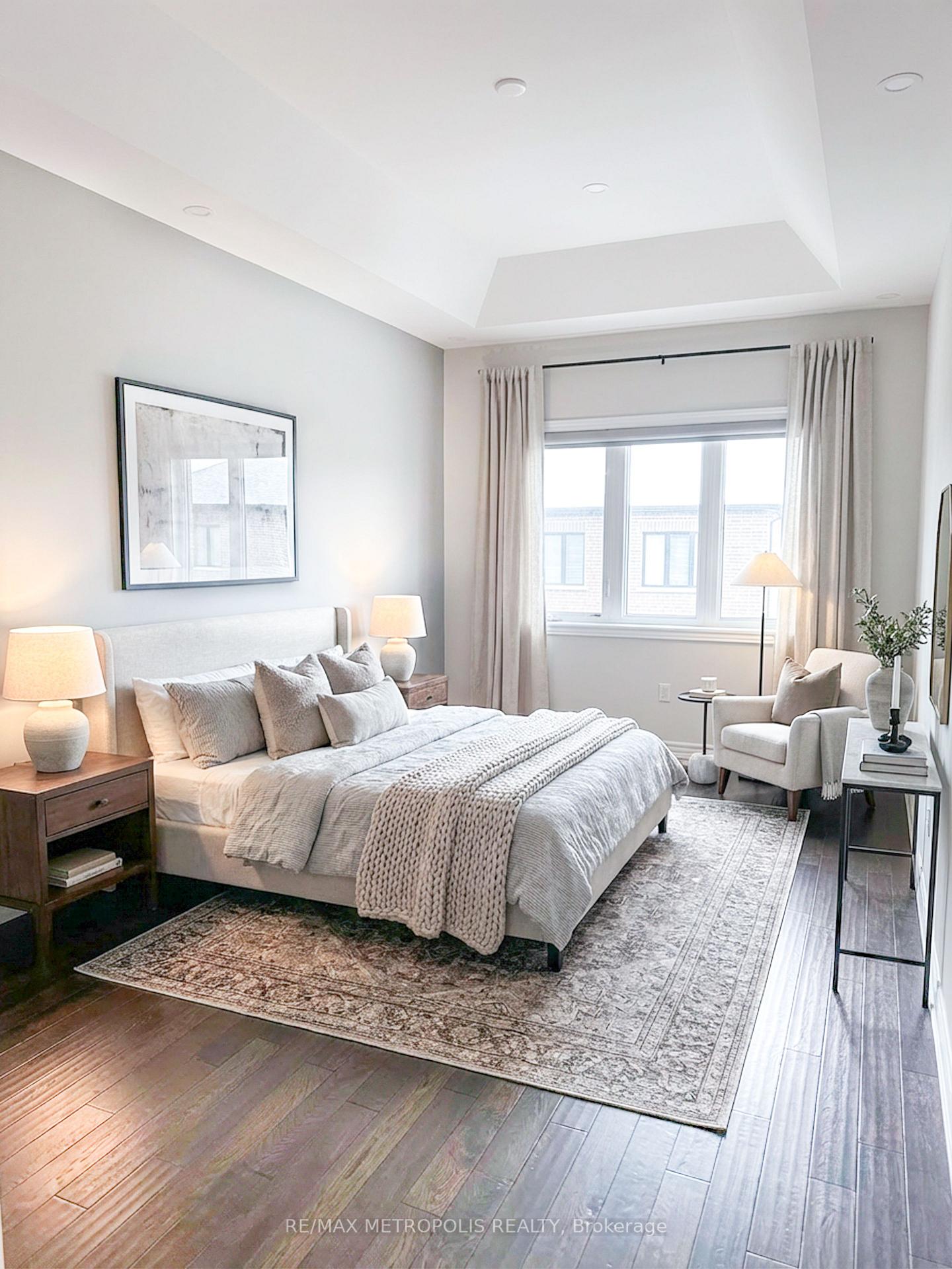 Photo 8 of 565 Barons Street, Vaughan, Kleinburg — HOMEH