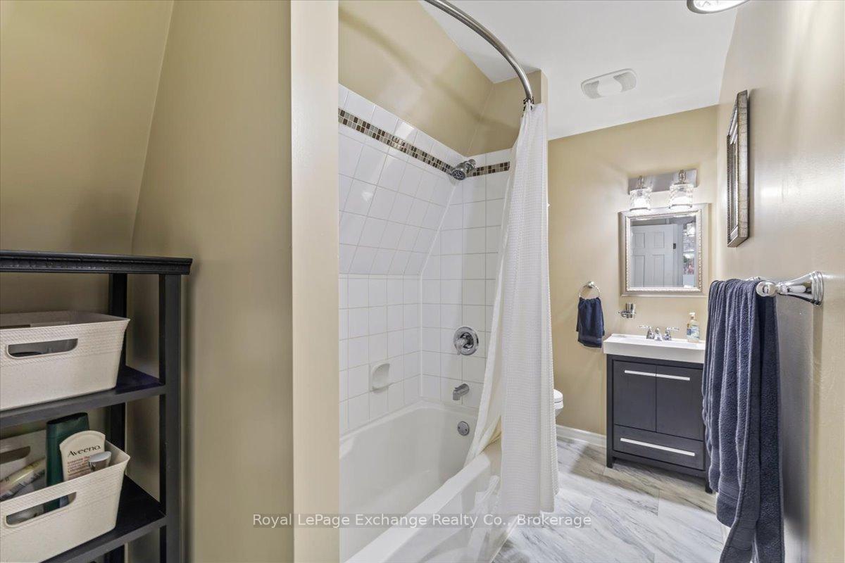 Photo 17 of 144 Yonge Street S, Arran-Elderslie — HOMEH