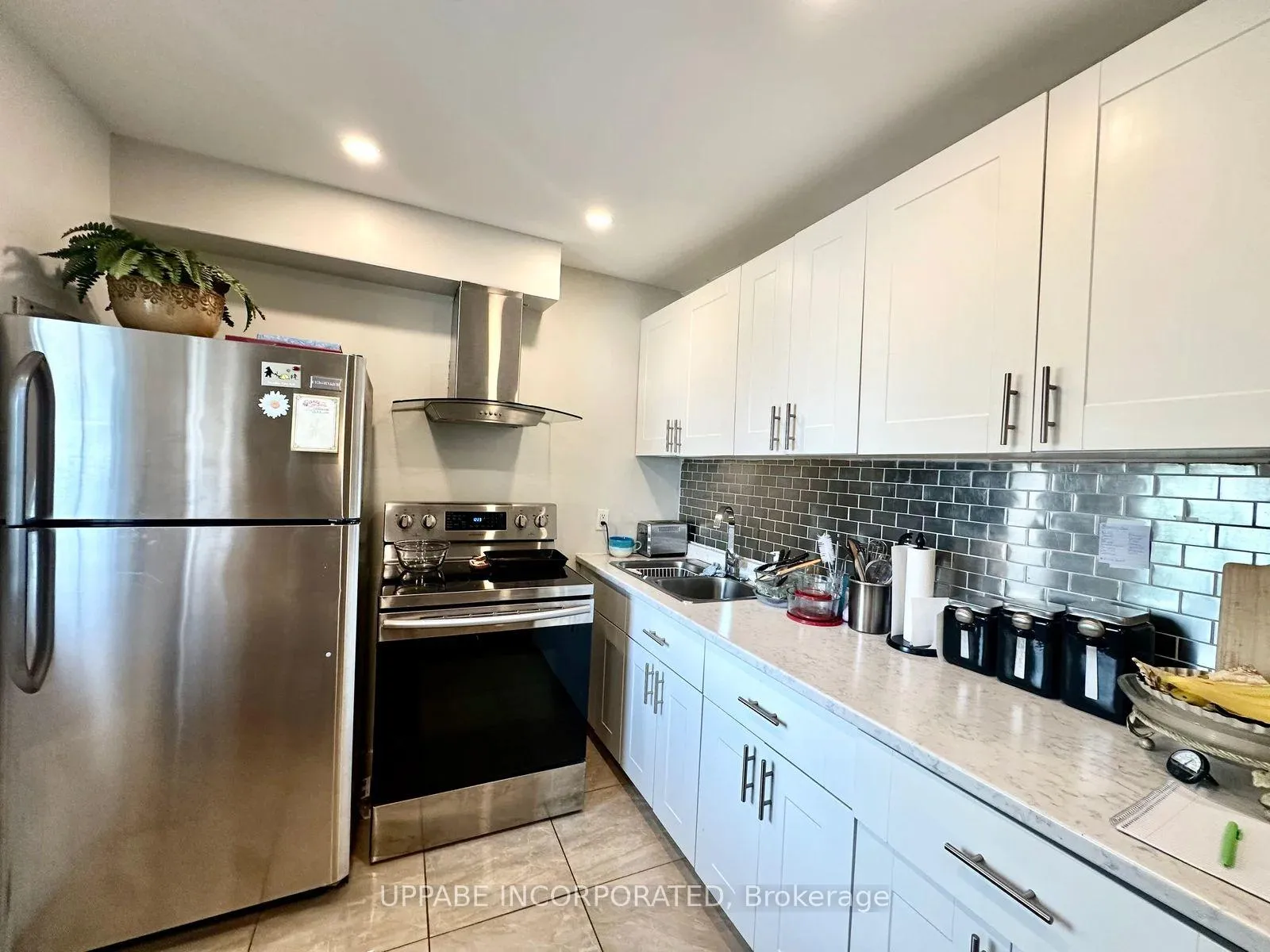 Photo 4 of Unit Unit 3, 240 Marier Avenue, Ottawa, Vanier — HOMEH