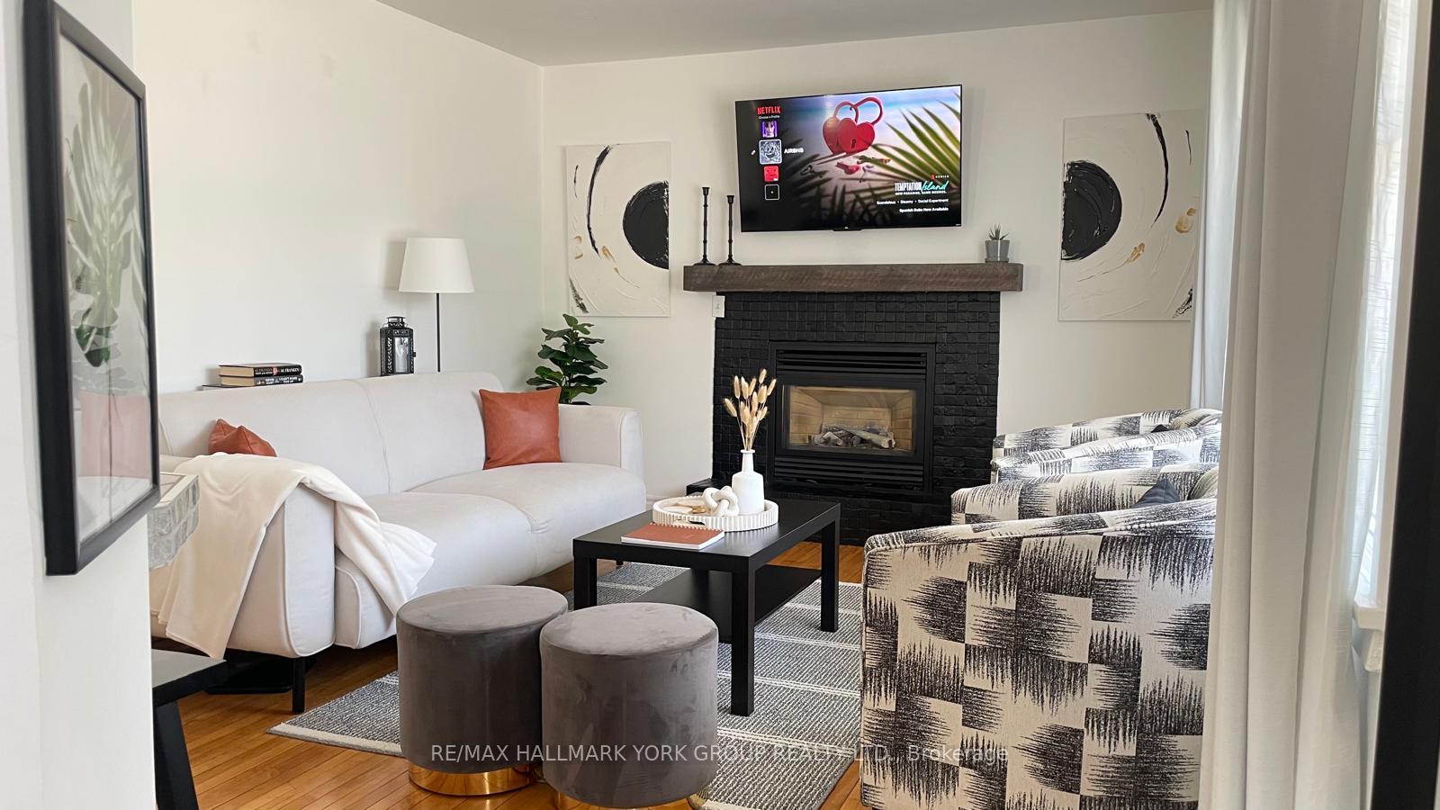 Photo 2 of 102 Gunn Street, Barrie, Wellington — HOMEH