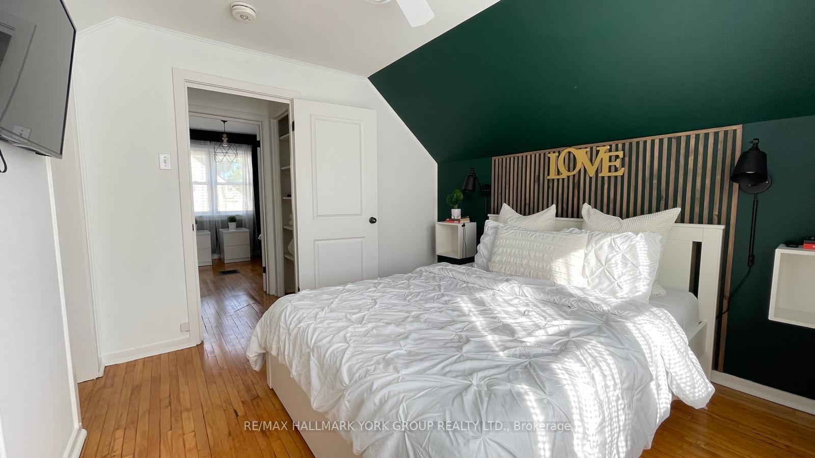 Photo 10 of 102 Gunn Street, Barrie, Wellington — HOMEH