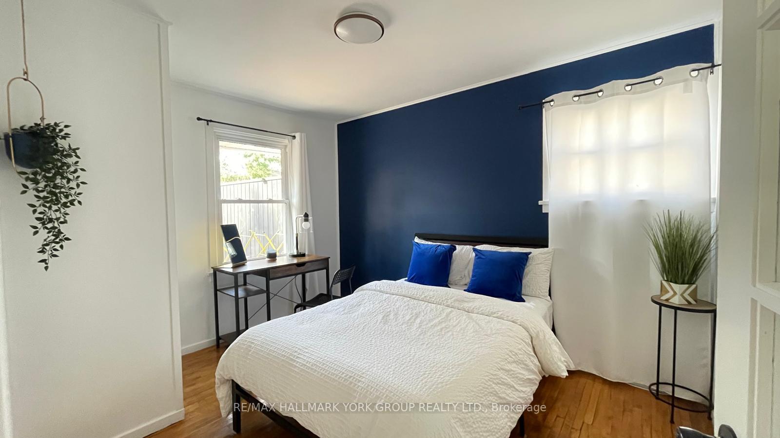 Photo 12 of 102 Gunn Street, Barrie, Wellington — HOMEH