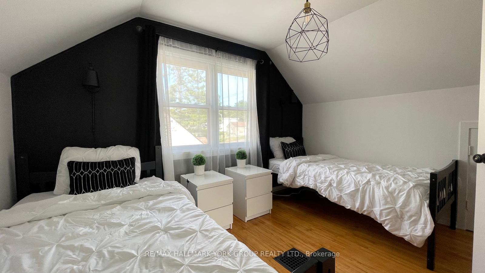 Photo 13 of 102 Gunn Street, Barrie, Wellington — HOMEH