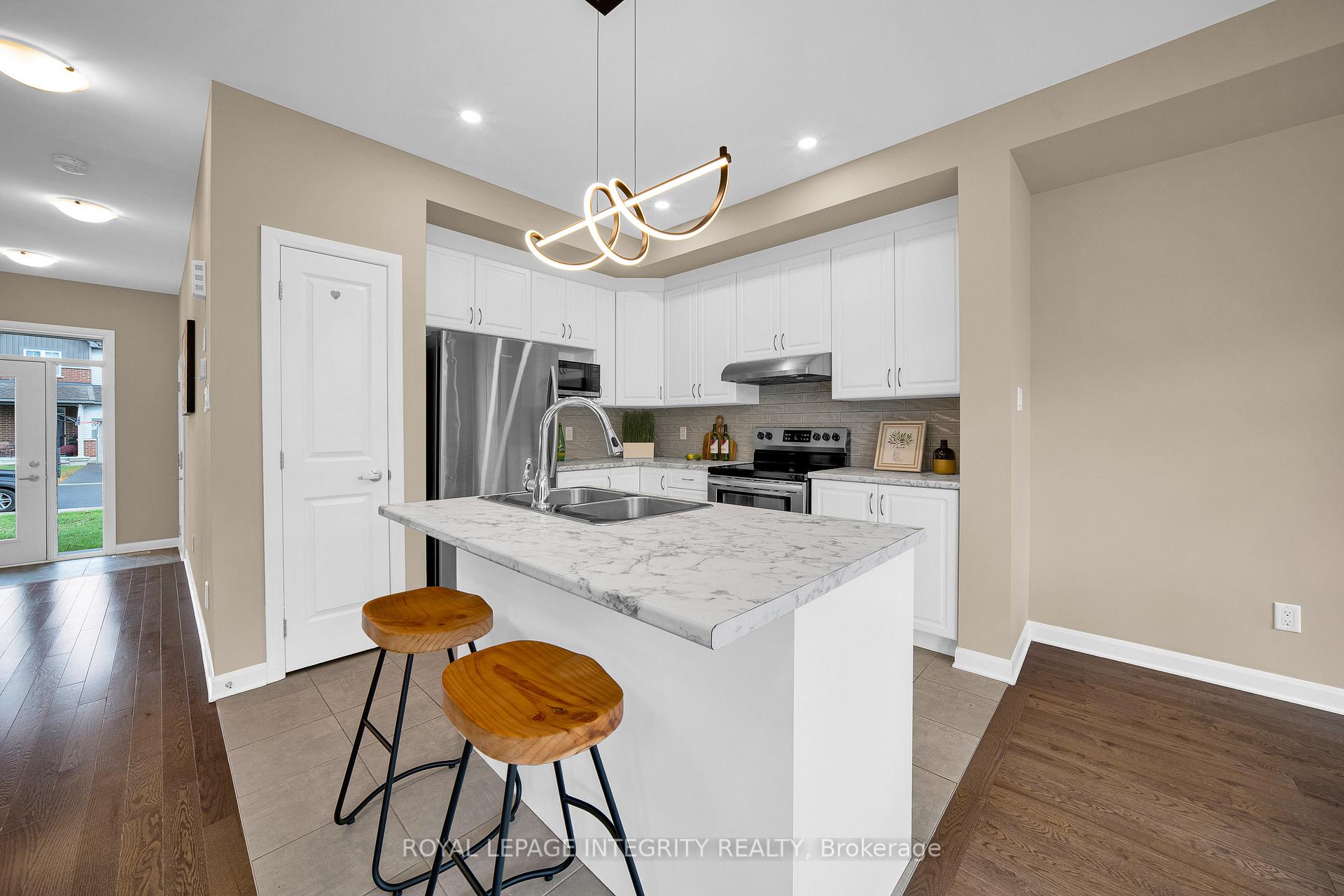 Photo 4 of 210 Geyser Place, Ottawa, Barrhaven - Hearts Desire — HOMEH