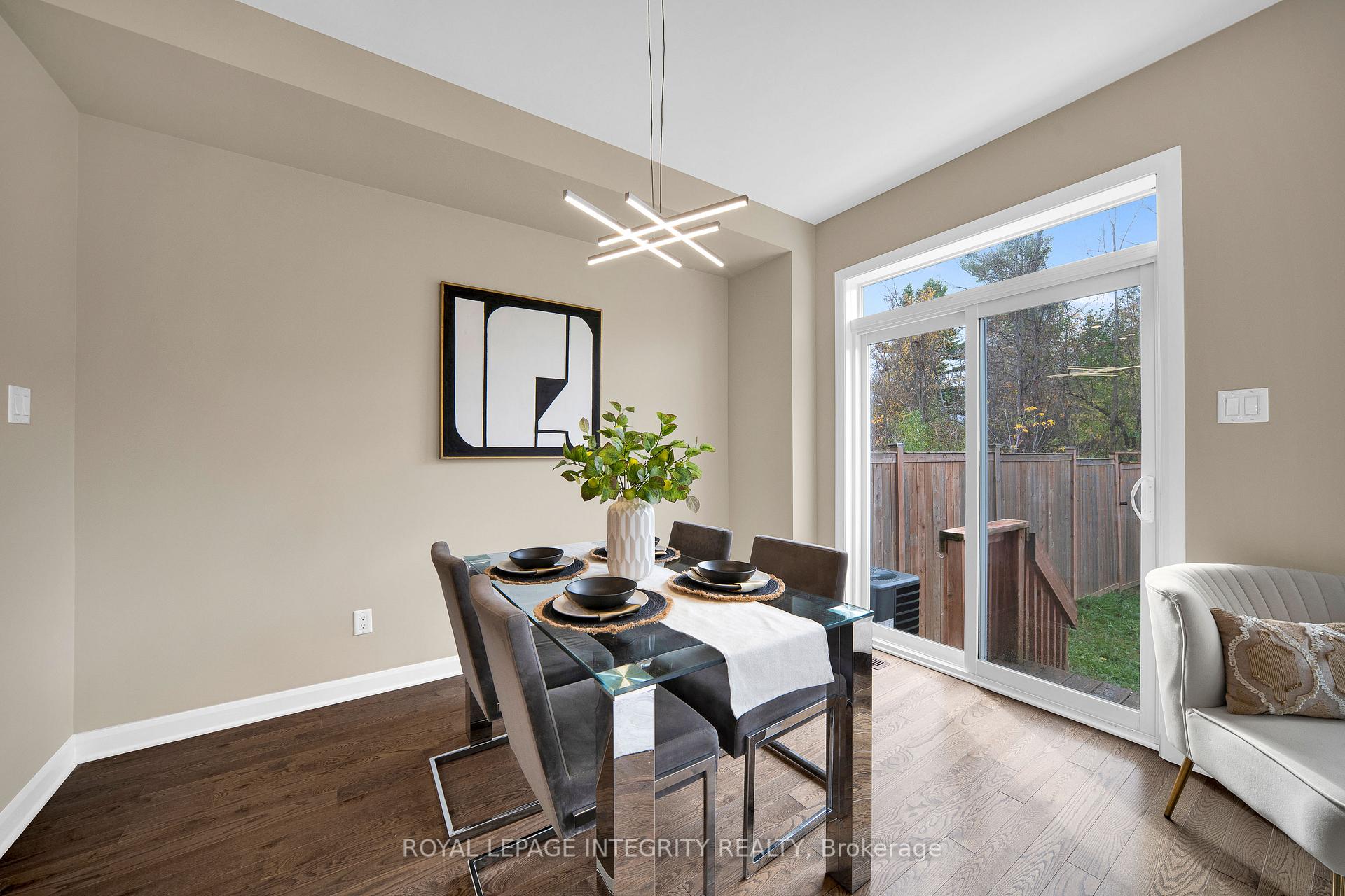 Photo 9 of 210 Geyser Place, Ottawa, Barrhaven - Hearts Desire — HOMEH