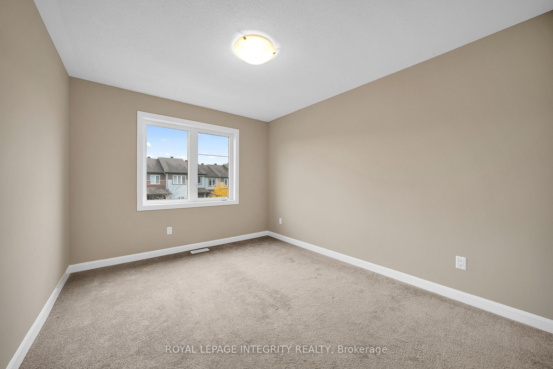 Photo 24 of 210 Geyser Place, Ottawa, Barrhaven - Hearts Desire — HOMEH