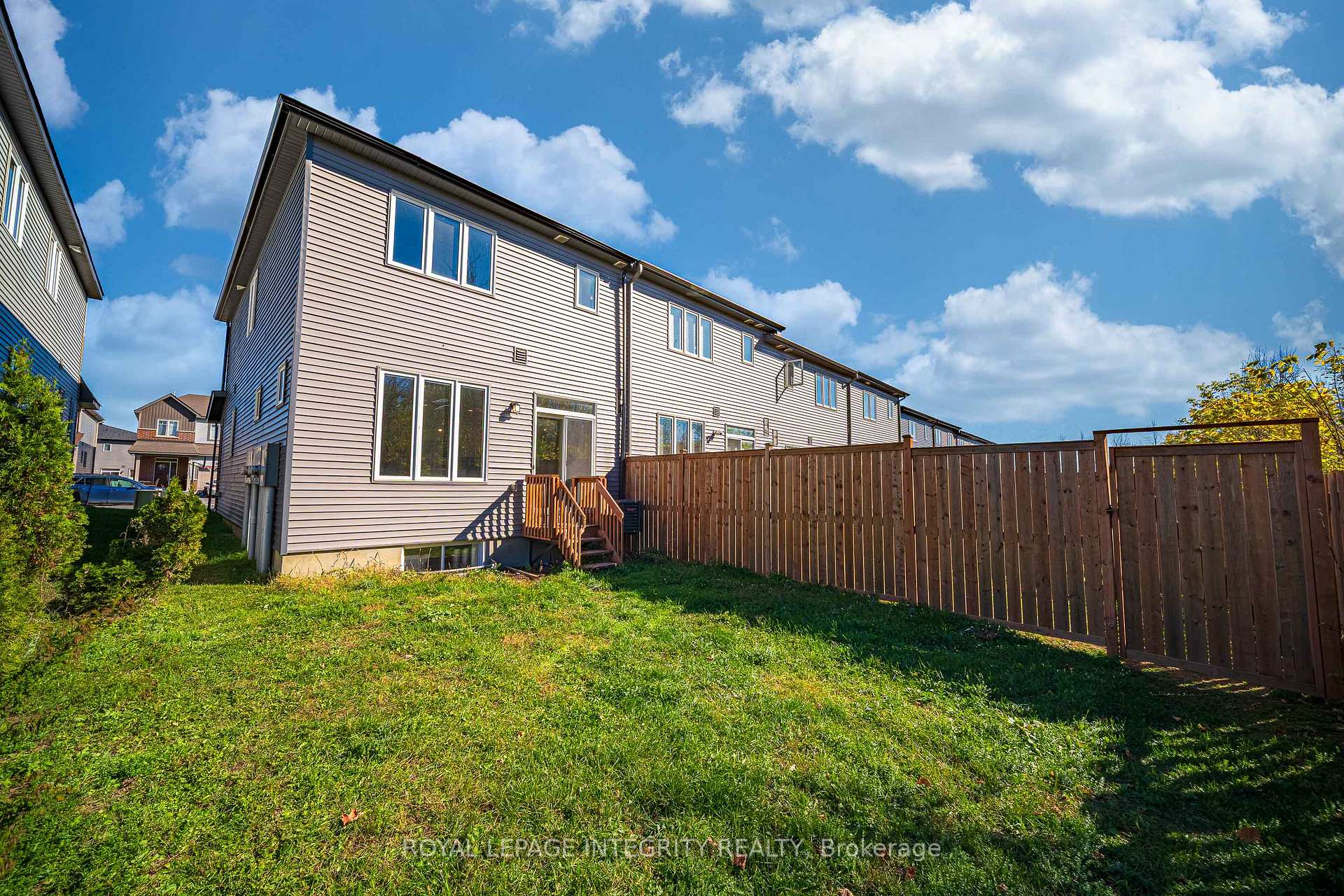 Photo 33 of 210 Geyser Place, Ottawa, Barrhaven - Hearts Desire — HOMEH