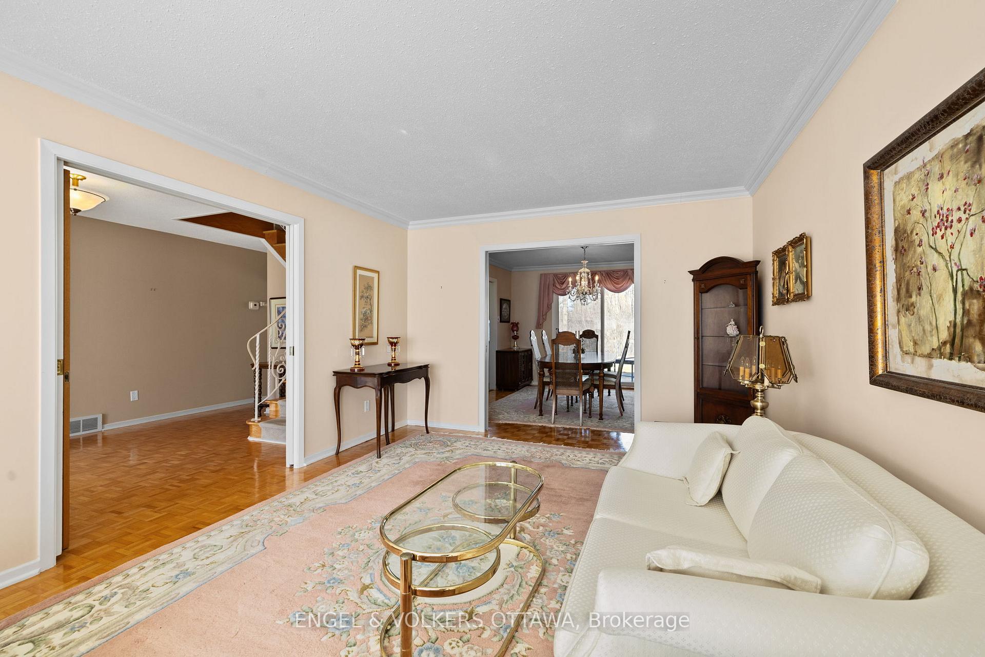 Photo 7 of 513 Buchanan Crescent, Ottawa, Beacon Hill North — HOMEH