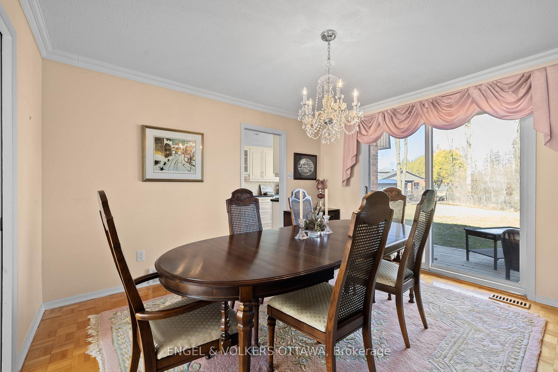 Photo 9 of 513 Buchanan Crescent, Ottawa, Beacon Hill North — HOMEH