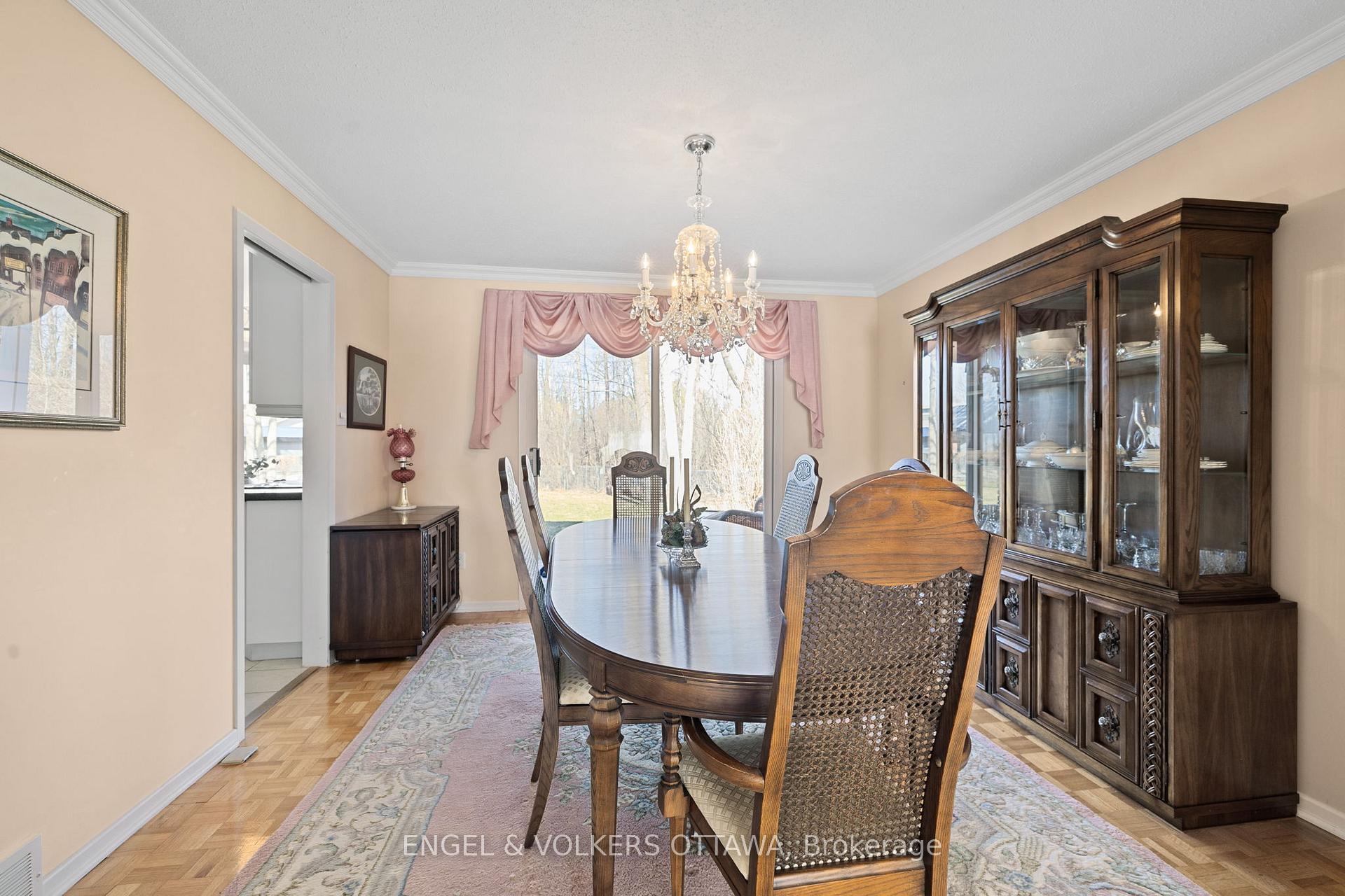 Photo 11 of 513 Buchanan Crescent, Ottawa, Beacon Hill North — HOMEH