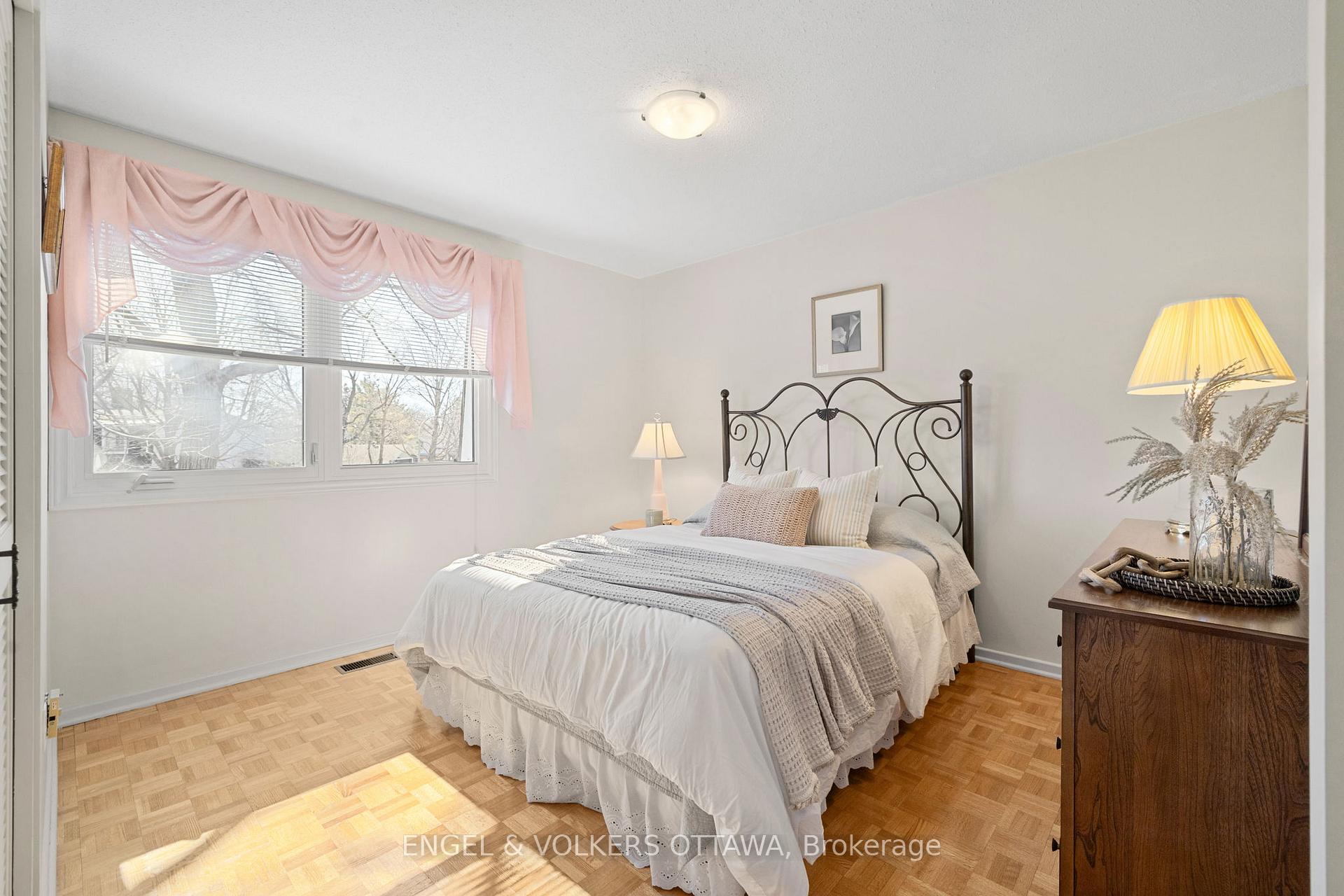 Photo 28 of 513 Buchanan Crescent, Ottawa, Beacon Hill North — HOMEH