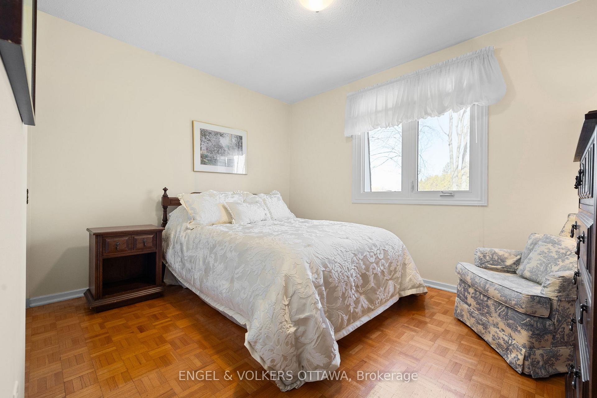 Photo 29 of 513 Buchanan Crescent, Ottawa, Beacon Hill North — HOMEH