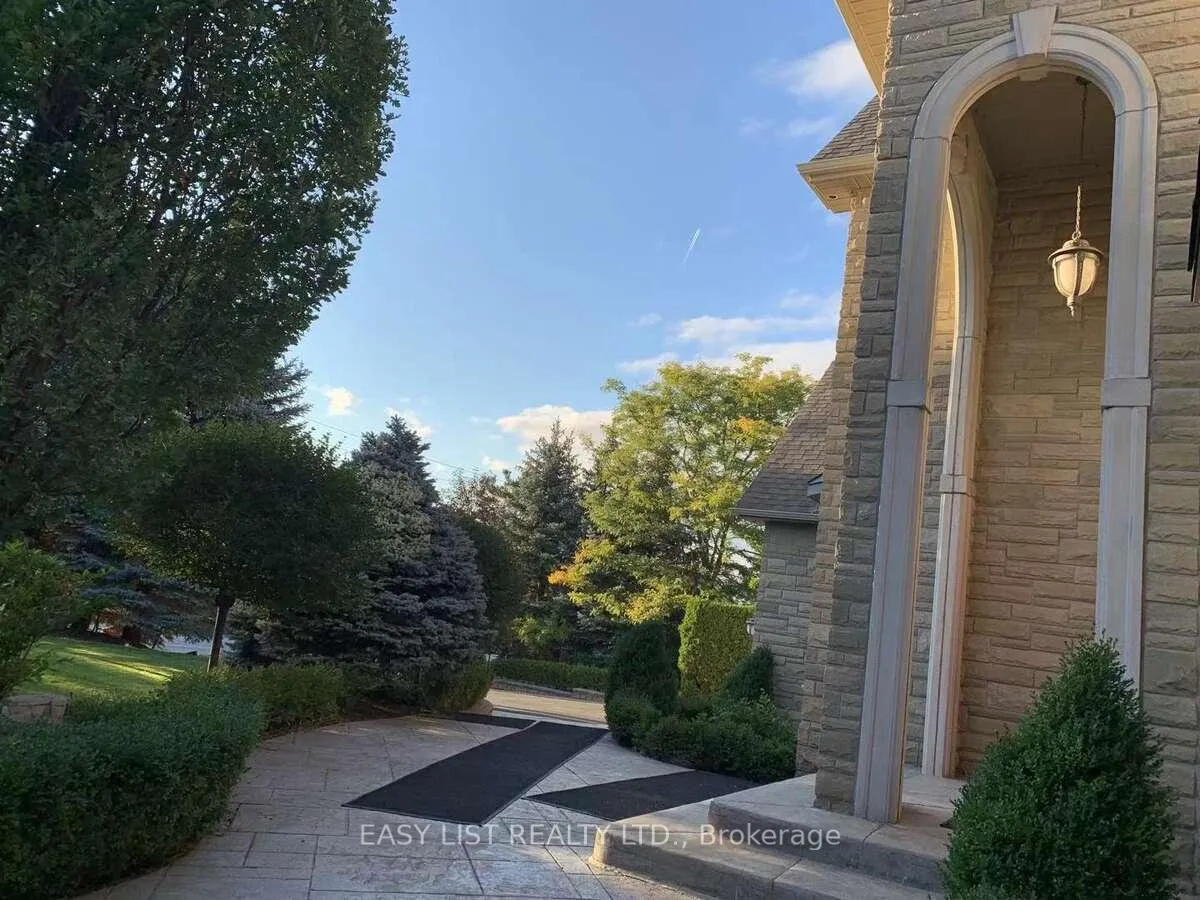 Photo 2 of 785 Clarence Street, Vaughan, Islington Woods — HOMEH