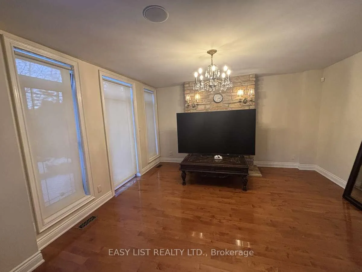 Photo 8 of 785 Clarence Street, Vaughan, Islington Woods — HOMEH