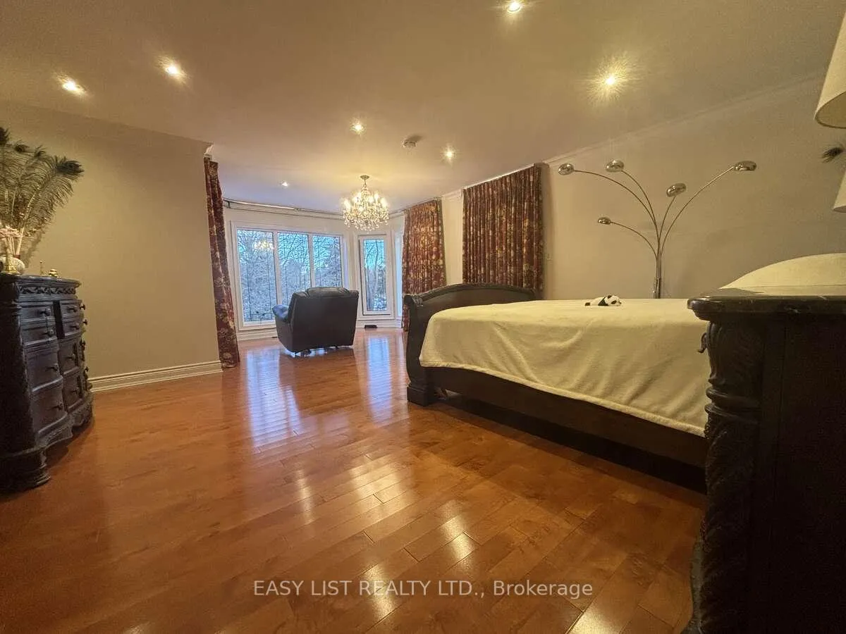 Photo 9 of 785 Clarence Street, Vaughan, Islington Woods — HOMEH