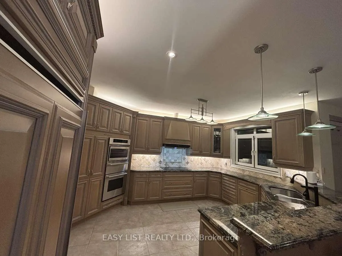 Photo 10 of 785 Clarence Street, Vaughan, Islington Woods — HOMEH