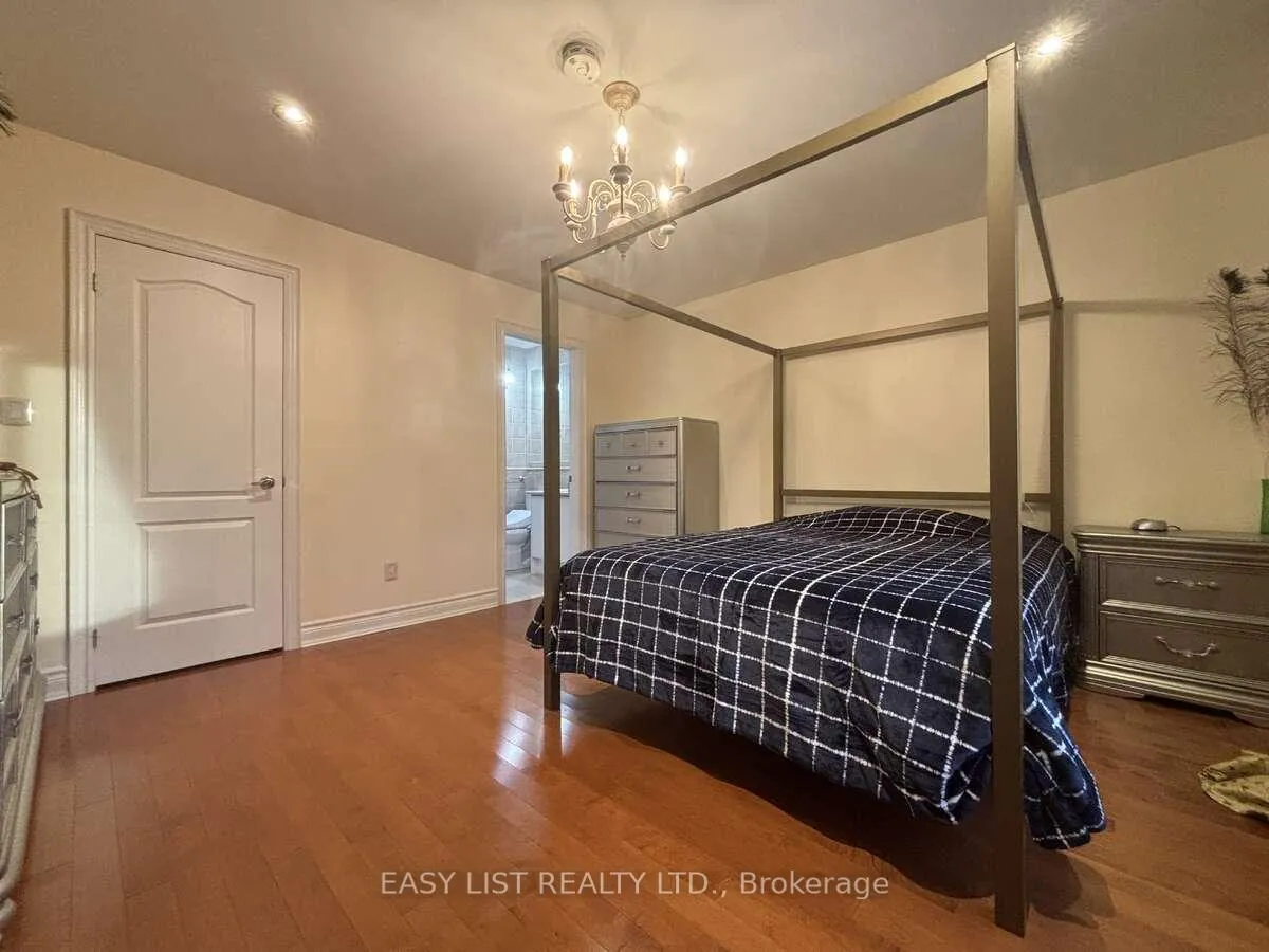 Photo 11 of 785 Clarence Street, Vaughan, Islington Woods — HOMEH
