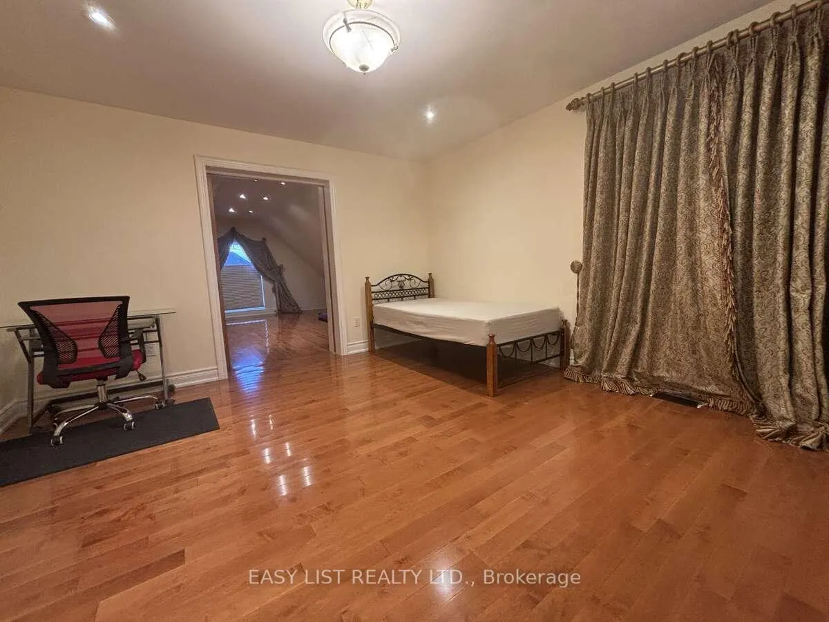 Photo 12 of 785 Clarence Street, Vaughan, Islington Woods — HOMEH