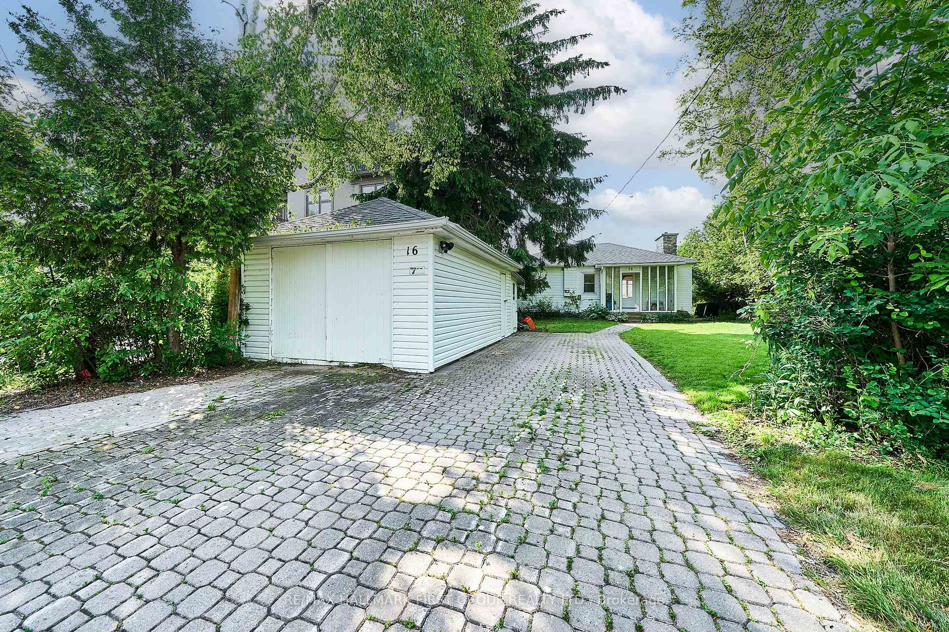 Photo 9 of 16 Ontoro Boulevard, Ajax, South East — HOMEH