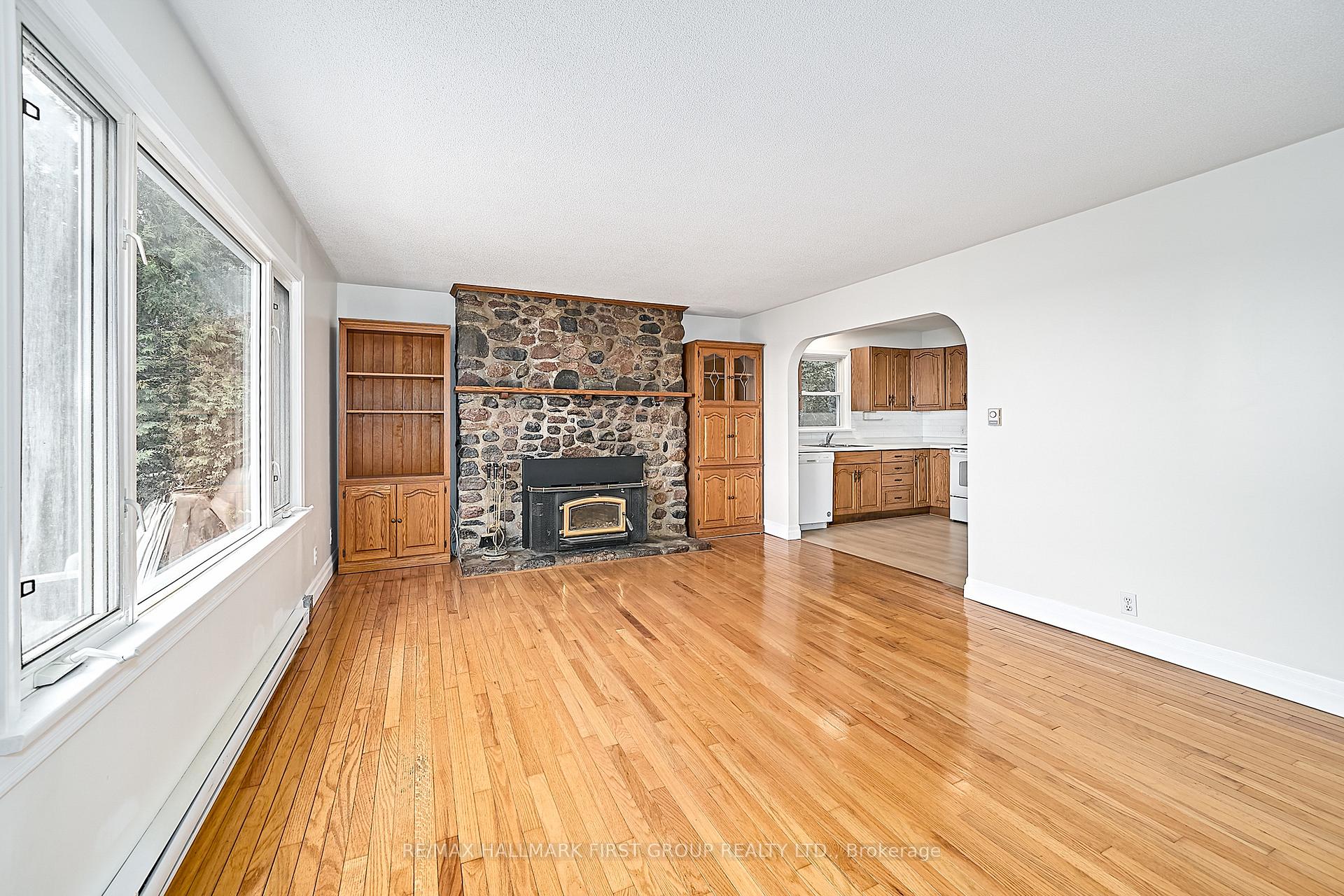 Photo 15 of 16 Ontoro Boulevard, Ajax, South East — HOMEH