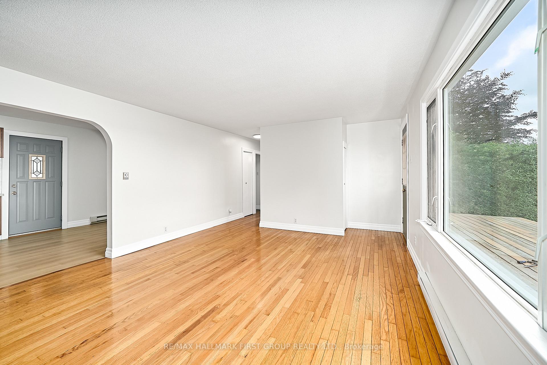 Photo 19 of 16 Ontoro Boulevard, Ajax, South East — HOMEH