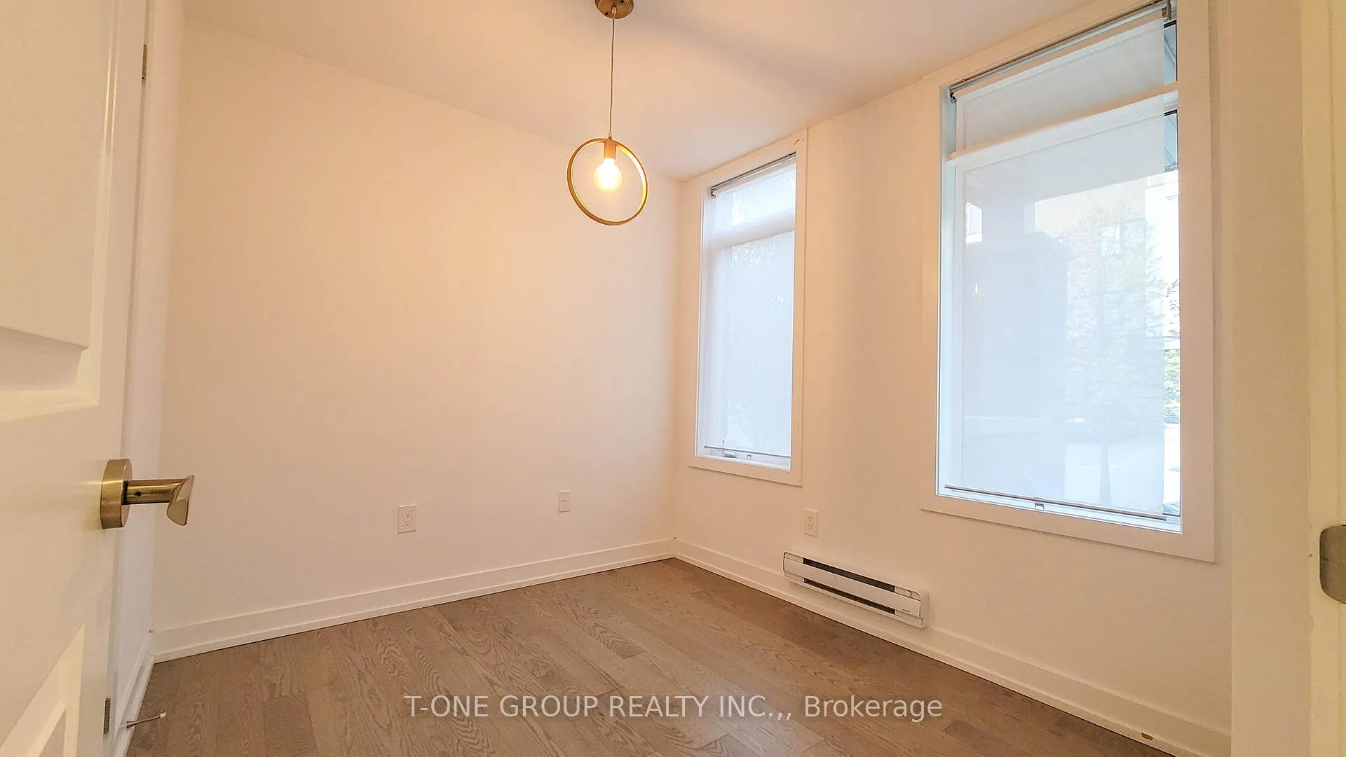 Photo 7 of 177 Salterton Circle, Vaughan, Rural Vaughan — HOMEH
