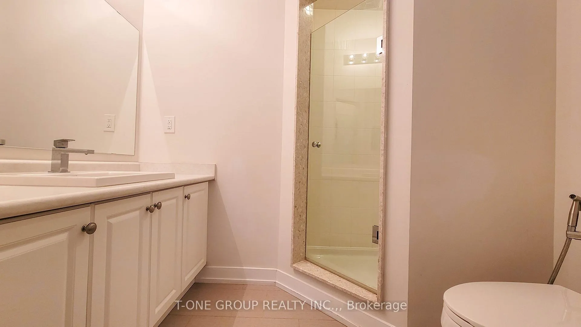 Photo 9 of 177 Salterton Circle, Vaughan, Rural Vaughan — HOMEH
