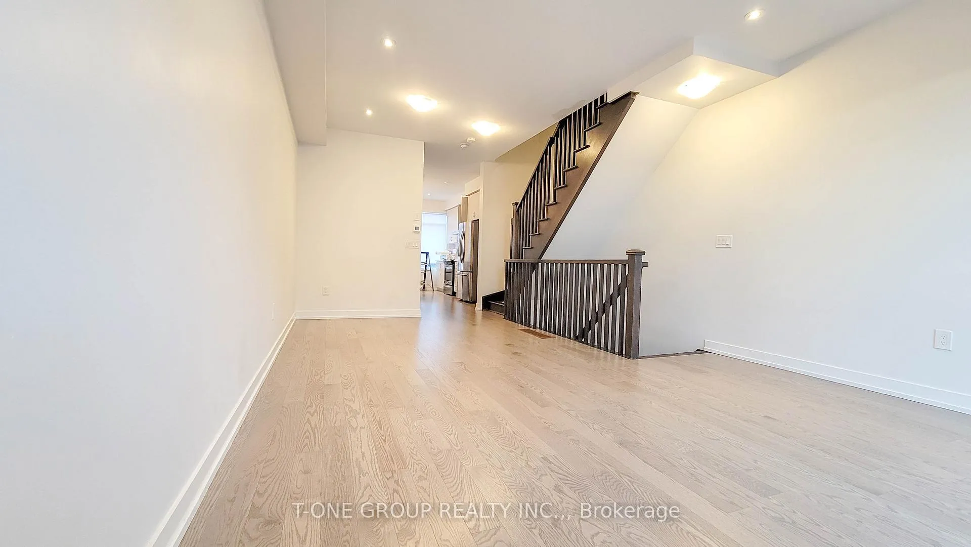 Photo 14 of 177 Salterton Circle, Vaughan, Rural Vaughan — HOMEH