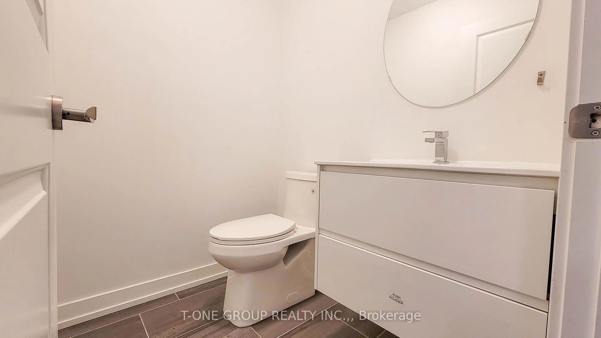Photo 15 of 177 Salterton Circle, Vaughan, Rural Vaughan — HOMEH