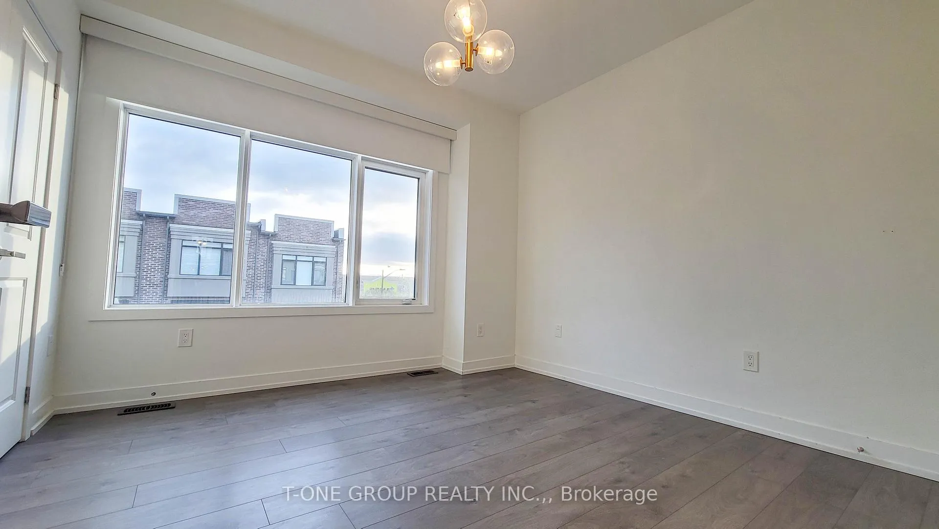 Photo 16 of 177 Salterton Circle, Vaughan, Rural Vaughan — HOMEH