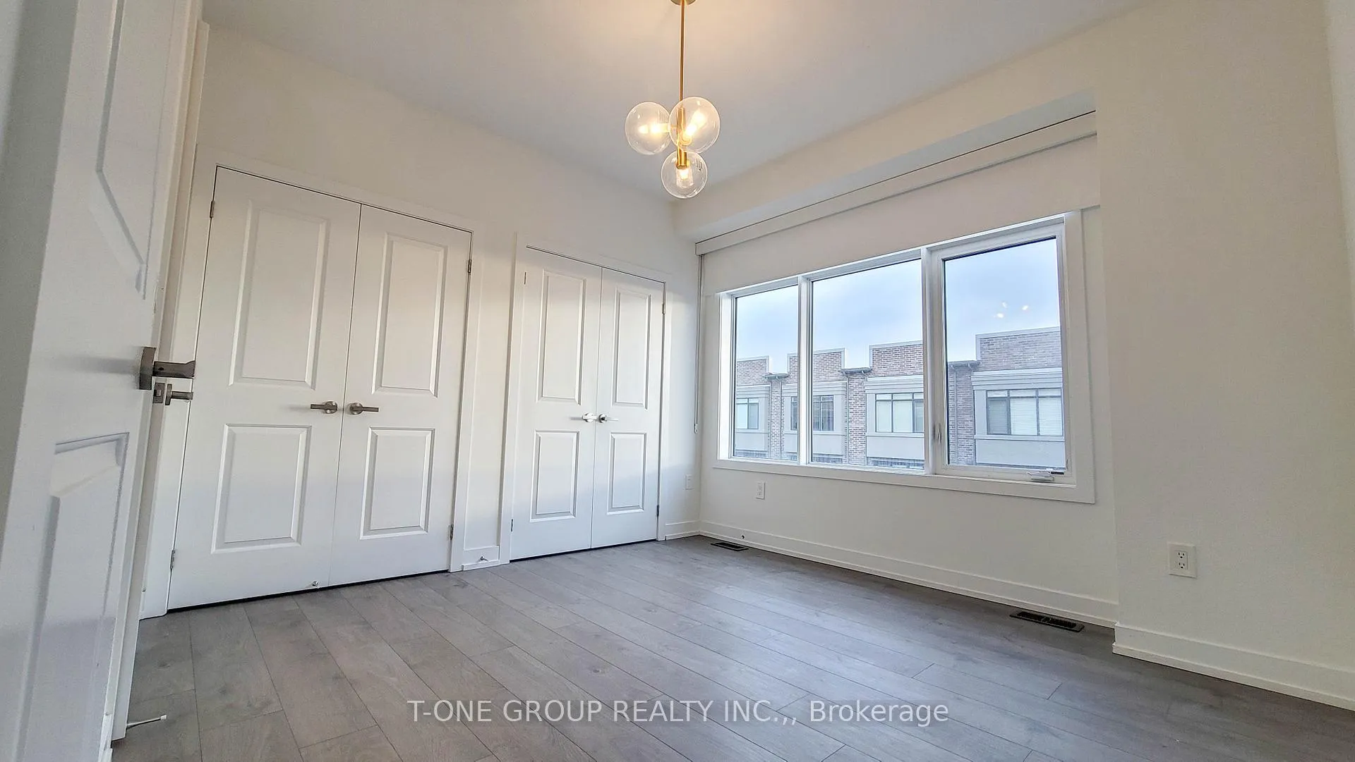 Photo 18 of 177 Salterton Circle, Vaughan, Rural Vaughan — HOMEH