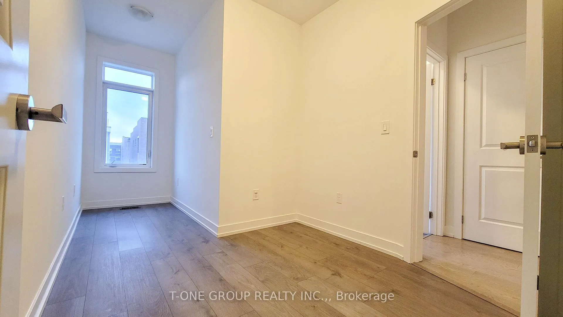 Photo 20 of 177 Salterton Circle, Vaughan, Rural Vaughan — HOMEH